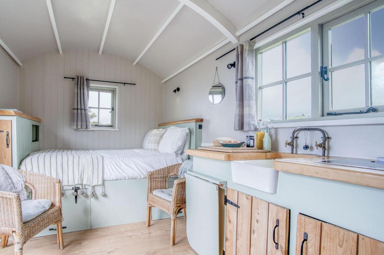 Haven View - 1 Bedroom Shepherds Hut - St Ishmaels Saint Ishmaels  Eksteriør bilde