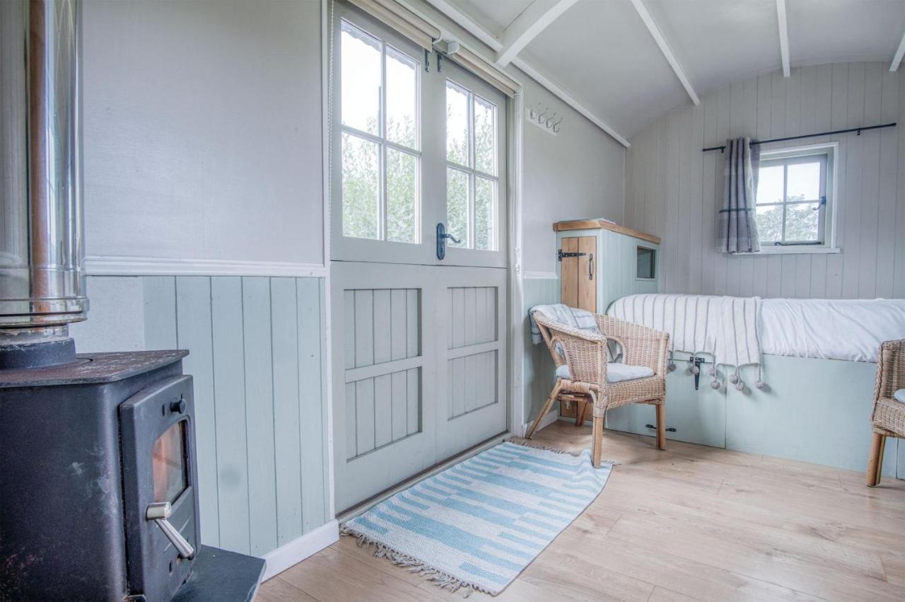 Haven View - 1 Bedroom Shepherds Hut - St Ishmaels Saint Ishmaels  Eksteriør bilde