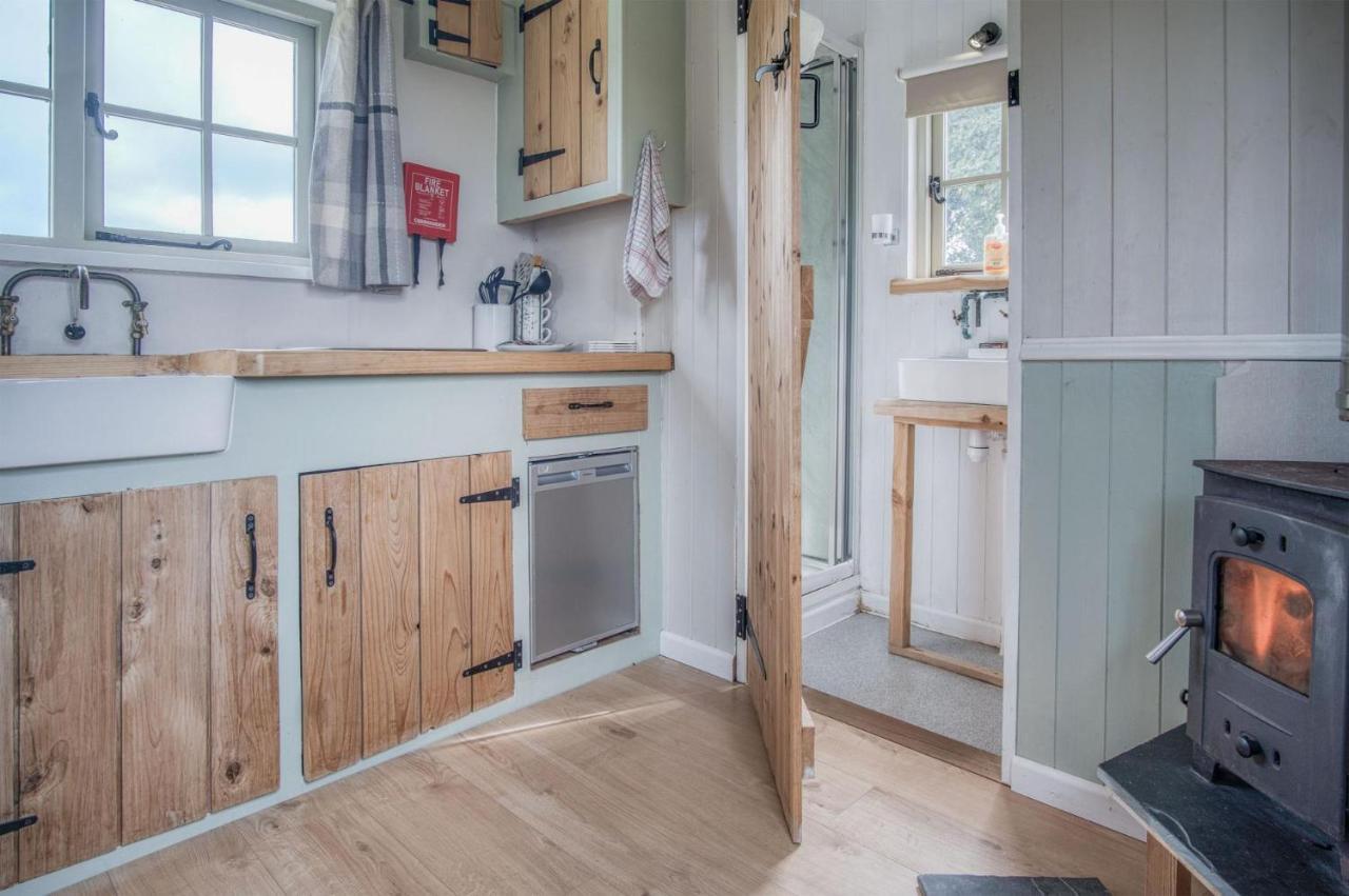 Haven View - 1 Bedroom Shepherds Hut - St Ishmaels Saint Ishmaels  Eksteriør bilde
