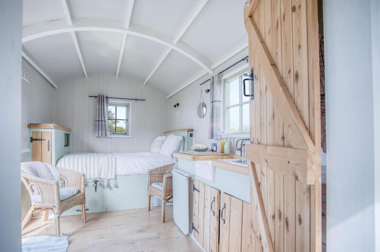 Haven View - 1 Bedroom Shepherds Hut - St Ishmaels Saint Ishmaels  Eksteriør bilde